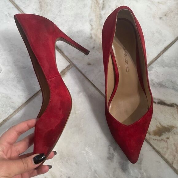 Red pumps  - Picture 4 of 5